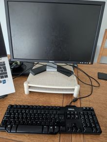 Dell 22" Widescreen LCD Monitor + DVI-to-HDMI Adapter Cable