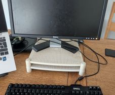 Dell 22" Widescreen LCD Monitor + DVI-to-HDMI Adapter Cable