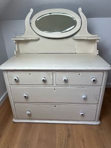 Drawers with mirror