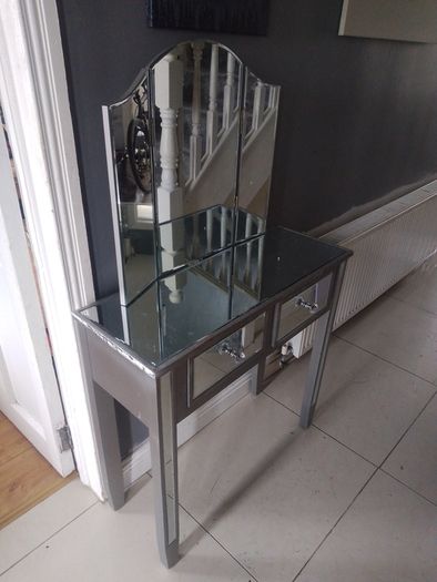 bedroom vanity