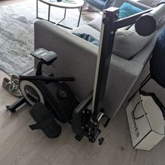 Neezee Rowing Machine - Excellent condition