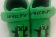 Boys Minecraft slippers size UK1