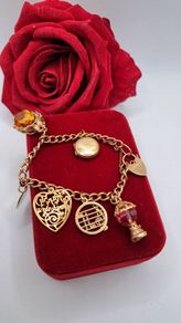 vintage 9 ct charm bracelet