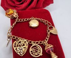 vintage 9 ct charm bracelet
