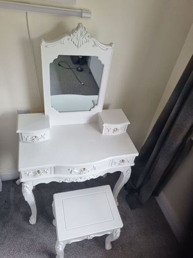 dressing table / vanity table and stool