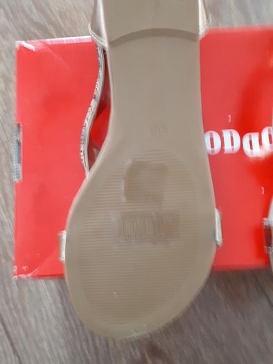 Girls sandals