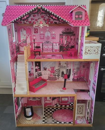 Doll's House