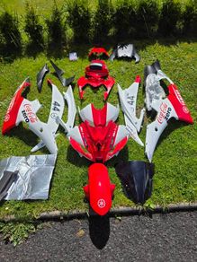 08-14 Yamaha R6 Coke Zero fairings