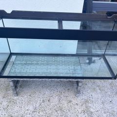 fish tank with pump and gravel