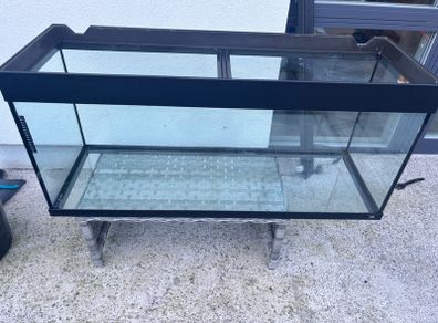 fish tank with pump and gravel