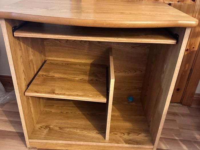 Computer table
