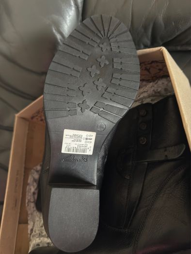 Clarks Women's Maymie Skye Strap Zip Ankle Boot in black leather. UK 8