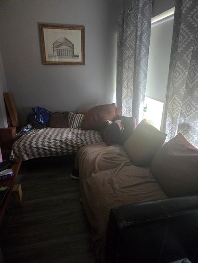 Corner suite