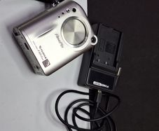Fujifilm FinePix F601 Zoom Digital Camera - Used - 3 Months Warranty