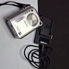 Fujifilm FinePix F601 Zoom Digital Camera - Used - 3 Months Warranty