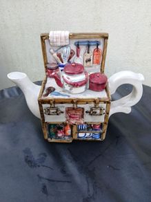 Presume Vintage, Rare Teapot