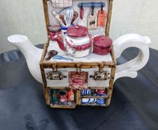 Presume Vintage, Rare Teapot