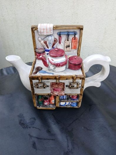 Presume Vintage, Rare Teapot