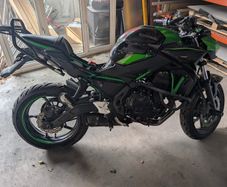 Kawasaki Z650 breaking for parts 2022