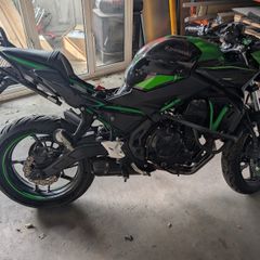 Kawasaki Z650 breaking for parts 2022