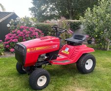 Ride on tractor