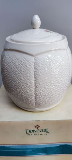 Donegal Parian Irish Rose Biscuit Barrel