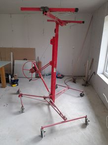 Plasterboard lifter
