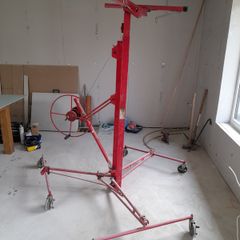 Plasterboard lifter