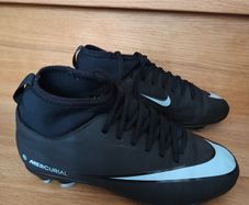 Nike boy's football shoes. UK2