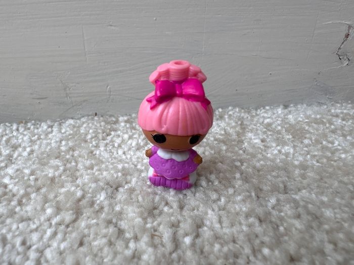 Lalaloopsy Tinies Swirly Figure Eight Girl approx. 3.5 cm. Used Please see photos