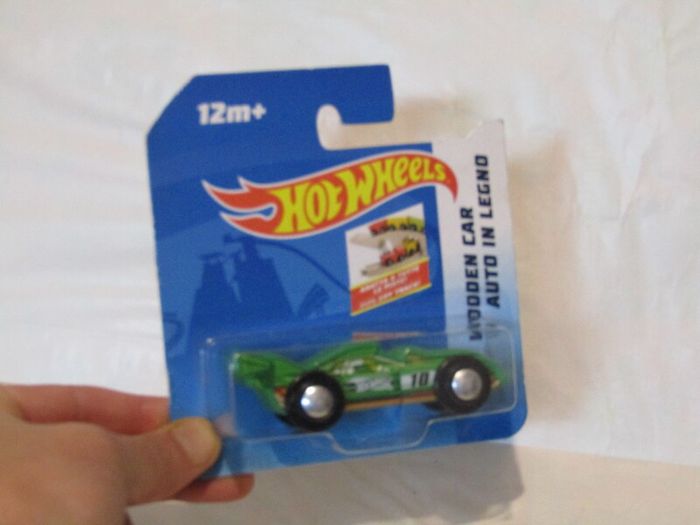 Hot Wheels Wooden Green Car Auto In Legno Brand New Sealed