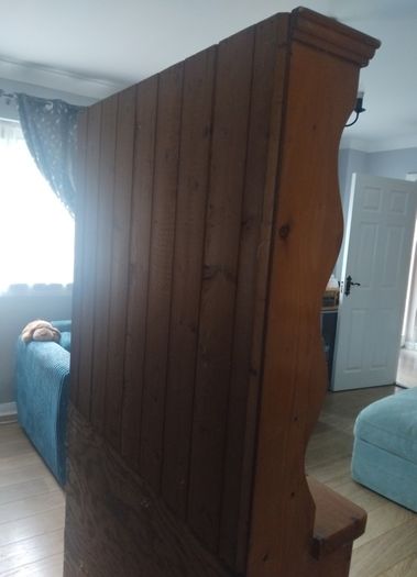 Pine dresser
