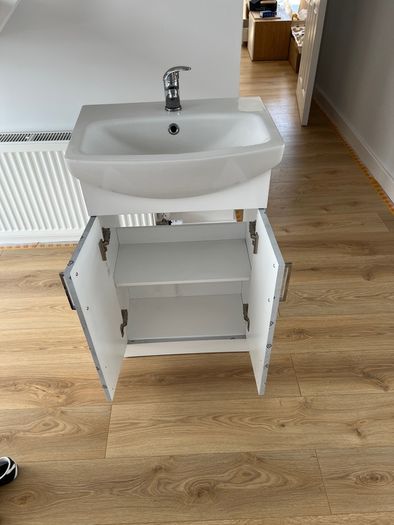 Bathroom vanity unit, basin and mixer