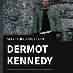 Dermot Kennedy 2x front pitch standing