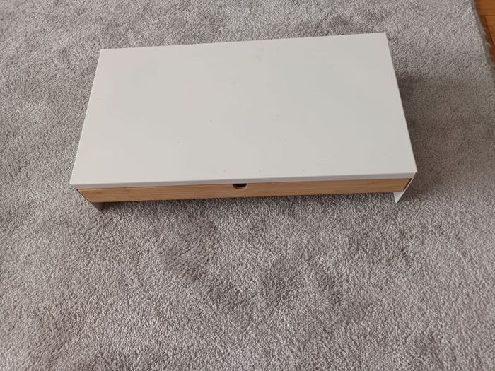 Monitor stand