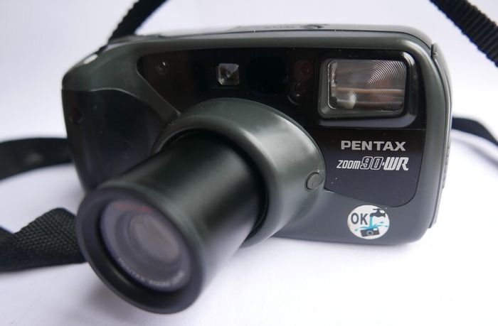 Pentax Zoom 90 WR - zoom lens camera - Vintage Film - 35mm point shoot camera - Tested