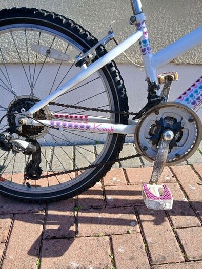 Girls bike