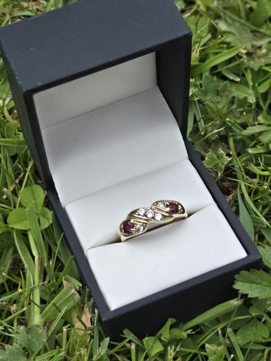 9ct Yellow Gold Garnet & CZ Dress Ring