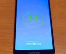 Motorola Moto E5 - Unlocked