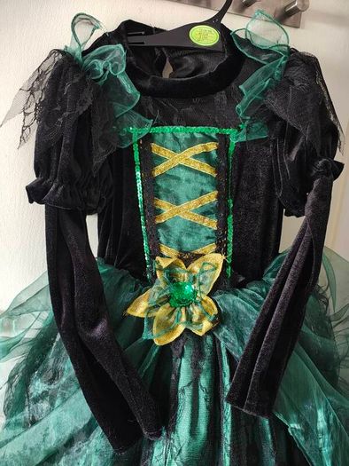Girl's dress up dress size 7-8years