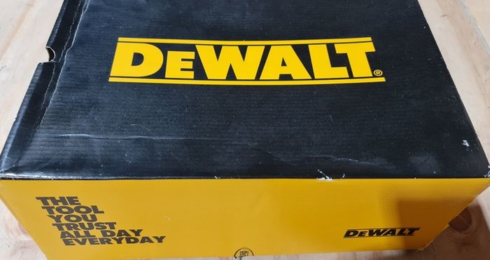 New DeWalt workshoes.