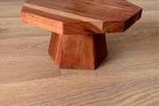 Cake stand