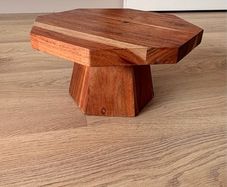 Cake stand