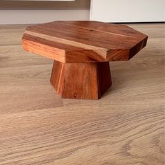 Cake stand