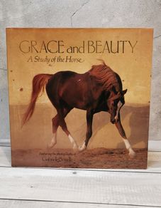 Grace And Beauty A Study Of The Horse Gabrielle Boiselle Large Hardback Book VGC