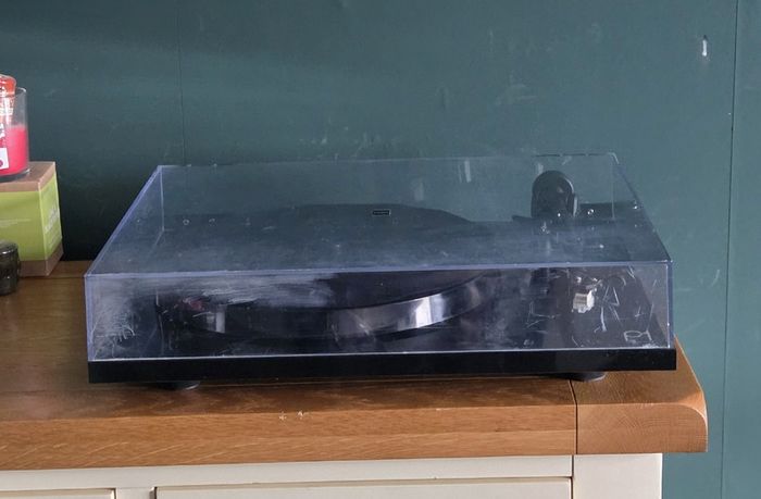 Rega Planar 1 Turntable