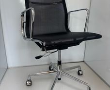 Black office chair 2x available