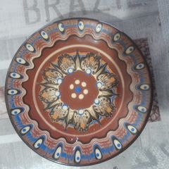 Majolica Art Pottery Wall Plate no chips or cracks, Postage Available or Collection