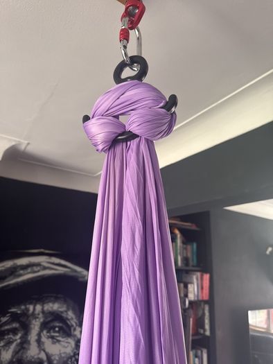 Hanging silk and hook suspension system