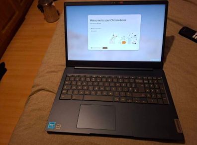 Lenovo chromebook. 15"